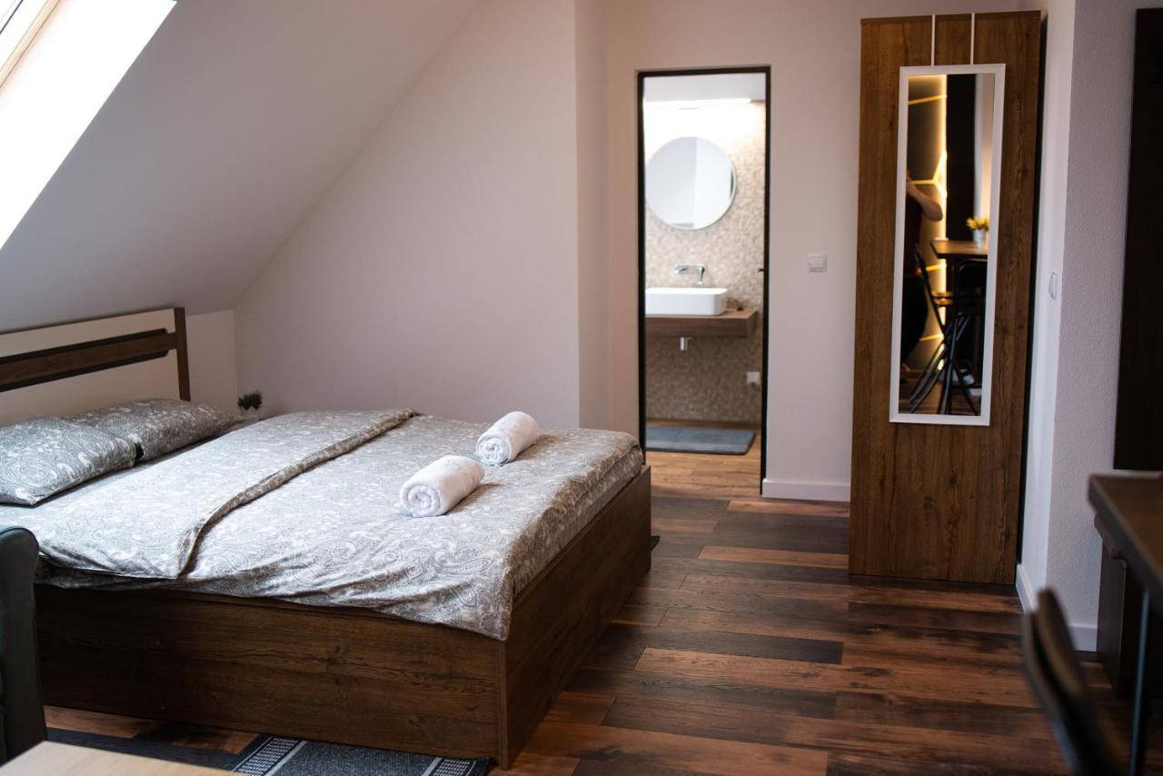 The Home Sweet Home Studio Apartment Георгени Екстериор снимка