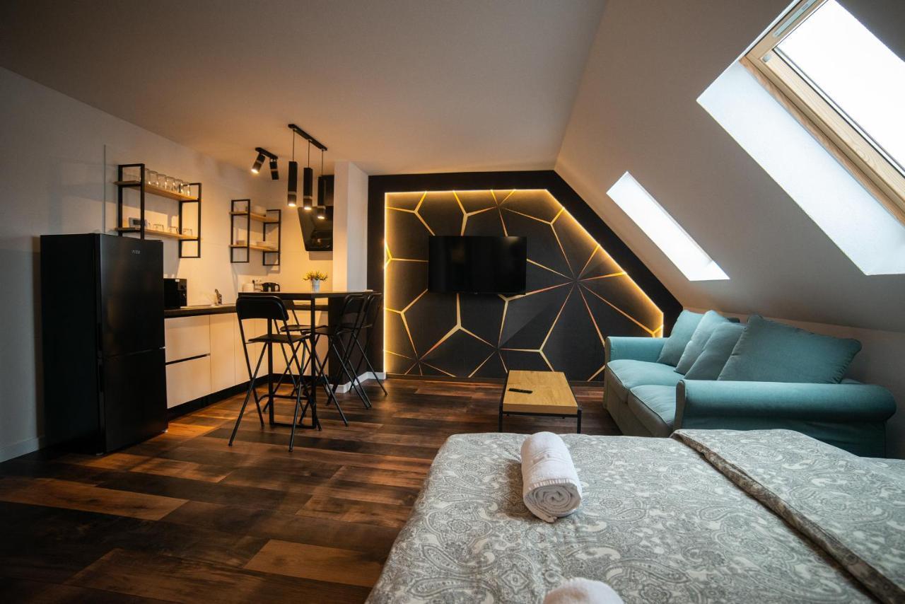 The Home Sweet Home Studio Apartment Георгени Екстериор снимка
